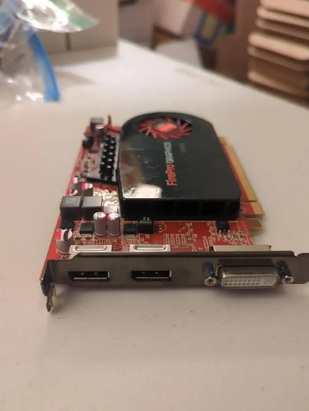 DELL AMD FirePro V4900 1 GB GDDR5 DVI Display Port Graphics Card 0C8MR2 C8MR2
